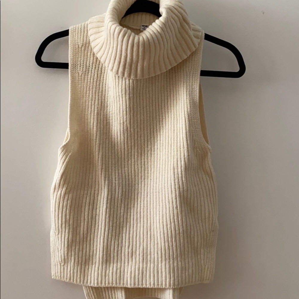 Uniqlo Sleeveless Turtleneck Sz XS - Picture 2 of 13